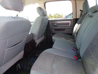 2018 Ram 1500 Big Horn Crew Cab 4x2 5'7 Box — photo 4
