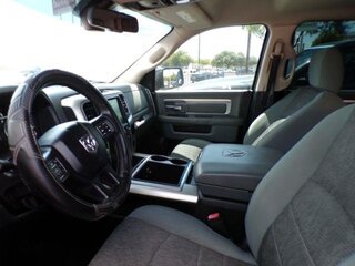 2015 Ram 1500 SLT Crew Cab SWB 2WD — photo 3