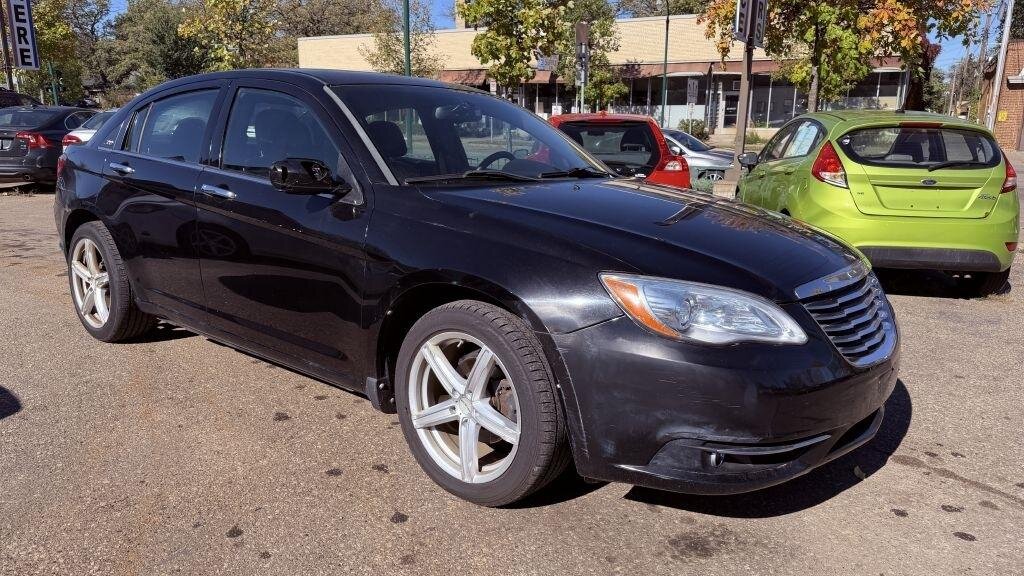 2011 Chrysler 200, seller photo
