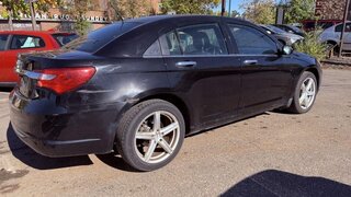2011 Chrysler 200 LIMITED — photo 5
