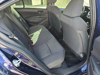 2022 Toyota Corolla Hybrid LE — photo 9