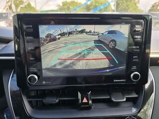 2022 Toyota Corolla Hybrid LE — photo 14