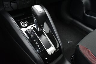 2024 Nissan Versa SR CVT — photo 15