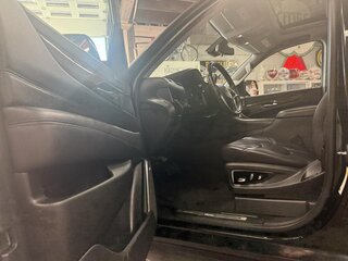 2020 Cadillac Escalade 4WD 4dr Luxury with Chrome wheels — photo 10