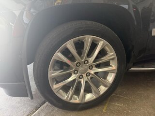 2020 Cadillac Escalade 4WD 4dr Luxury with Chrome wheels — photo 9