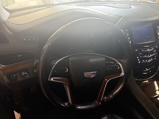 2020 Cadillac Escalade 4WD 4dr Luxury with Chrome wheels — photo 14