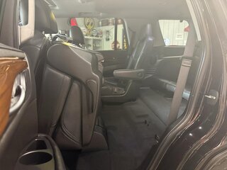 2020 Cadillac Escalade 4WD 4dr Luxury with Chrome wheels — photo 23