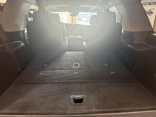 2020 Cadillac Escalade 4WD 4dr Luxury with Chrome wheels — photo 25
