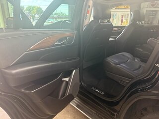 2020 Cadillac Escalade 4WD 4dr Luxury with Chrome wheels — photo 19