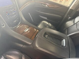 2020 Cadillac Escalade 4WD 4dr Luxury with Chrome wheels — photo 17