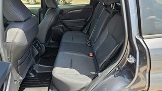 2025 Subaru Forester Premium Hybrid — photo 11