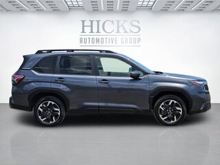2025 Subaru Forester Premium Hybrid — photo 4