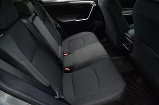 2024 Toyota Rav4 LE FWD (Natl) — photo 10
