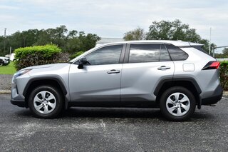 2024 Toyota Rav4 LE FWD (Natl) — photo 2