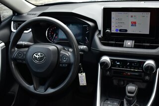 2024 Toyota Rav4 LE FWD (Natl) — photo 9