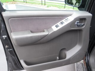 2010 Nissan Pathfinder 4WD 4dr V6 SE — photo 11