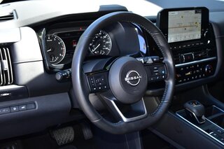 2023 Nissan Pathfinder SL 2WD — photo 17
