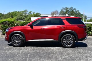2023 Nissan Pathfinder SL 2WD — photo 2