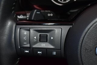 2023 Nissan Pathfinder SL 2WD — photo 23
