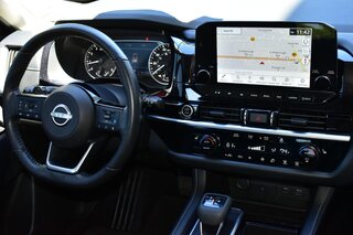 2023 Nissan Pathfinder SL 2WD — photo 10