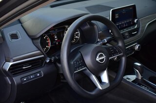 2025 Nissan Altima SV FWD — photo 14