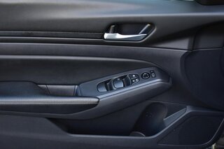 2025 Nissan Altima SV FWD — photo 13