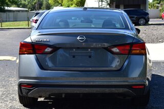 2025 Nissan Altima SV FWD — photo 4