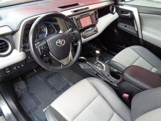2015 Toyota Rav4 Limited AWD — photo 2