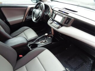 2015 Toyota Rav4 Limited AWD — photo 14