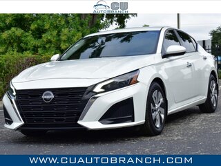 2023 Nissan Altima 2.5 S Sedan — photo 1