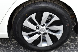 2023 Nissan Altima 2.5 S Sedan — photo 8