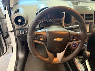 2015 Chevrolet Sonic 4dr Sdn Auto LT — photo 13