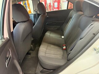 2015 Chevrolet Sonic 4dr Sdn Auto LT — photo 18