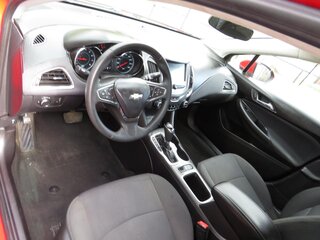 2017 Chevrolet Cruze 4dr Sdn 1.4L LT w/1SD — photo 11