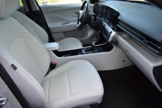 2025 Hyundai Kona SEL FWD — photo 11