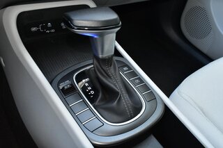 2025 Hyundai Kona SEL FWD — photo 16