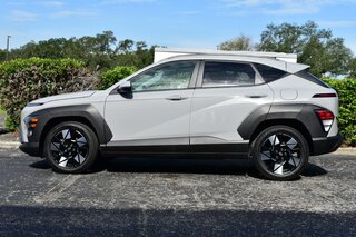2025 Hyundai Kona SEL FWD — photo 2