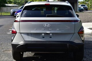 2025 Hyundai Kona SEL FWD — photo 4