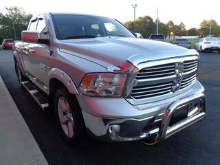 2014 Ram 1500 SLT Quad Cab 4WD — photo 4