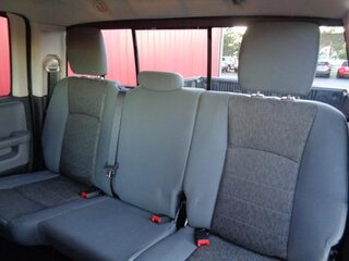 2014 Ram 1500 SLT Quad Cab 4WD — photo 8