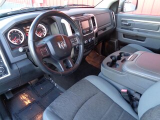 2014 Ram 1500 SLT Quad Cab 4WD — photo 2