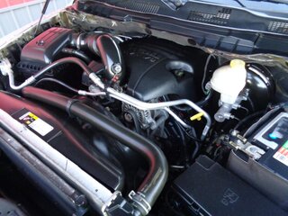 2014 Ram 1500 SLT Quad Cab 4WD — photo 3