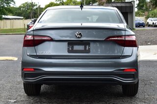 2024 Volkswagen Jetta S Auto — photo 4