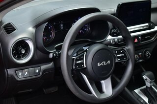 2023 Kia FORTE LXS IVT — photo 13