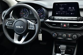 2023 Kia FORTE LXS IVT — photo 9