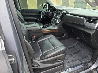 2019 Chevrolet Suburban LT — photo 7