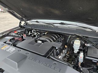 2019 Chevrolet Suburban LT — photo 20