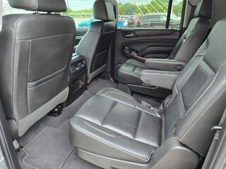 2019 Chevrolet Suburban LT — photo 10