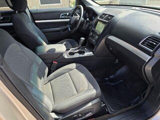 2017 Ford Explorer XLT — photo 7