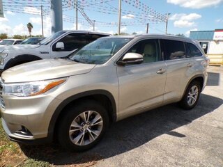 2015 Toyota Highlander XLE FWD V6 — photo 1